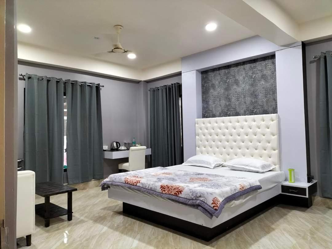 Radiant Club & Resort Imphal Eksteriør bilde